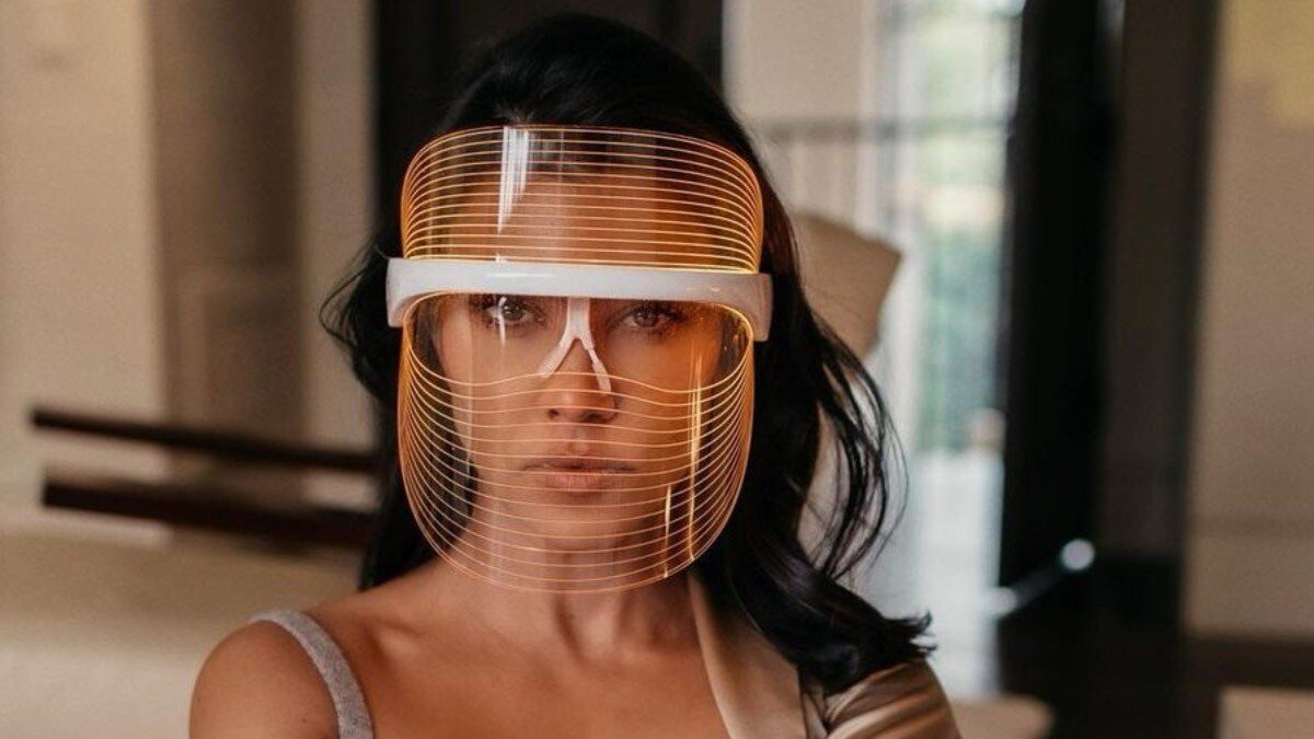 revivella paris glowtech led mask kourtney kardashian